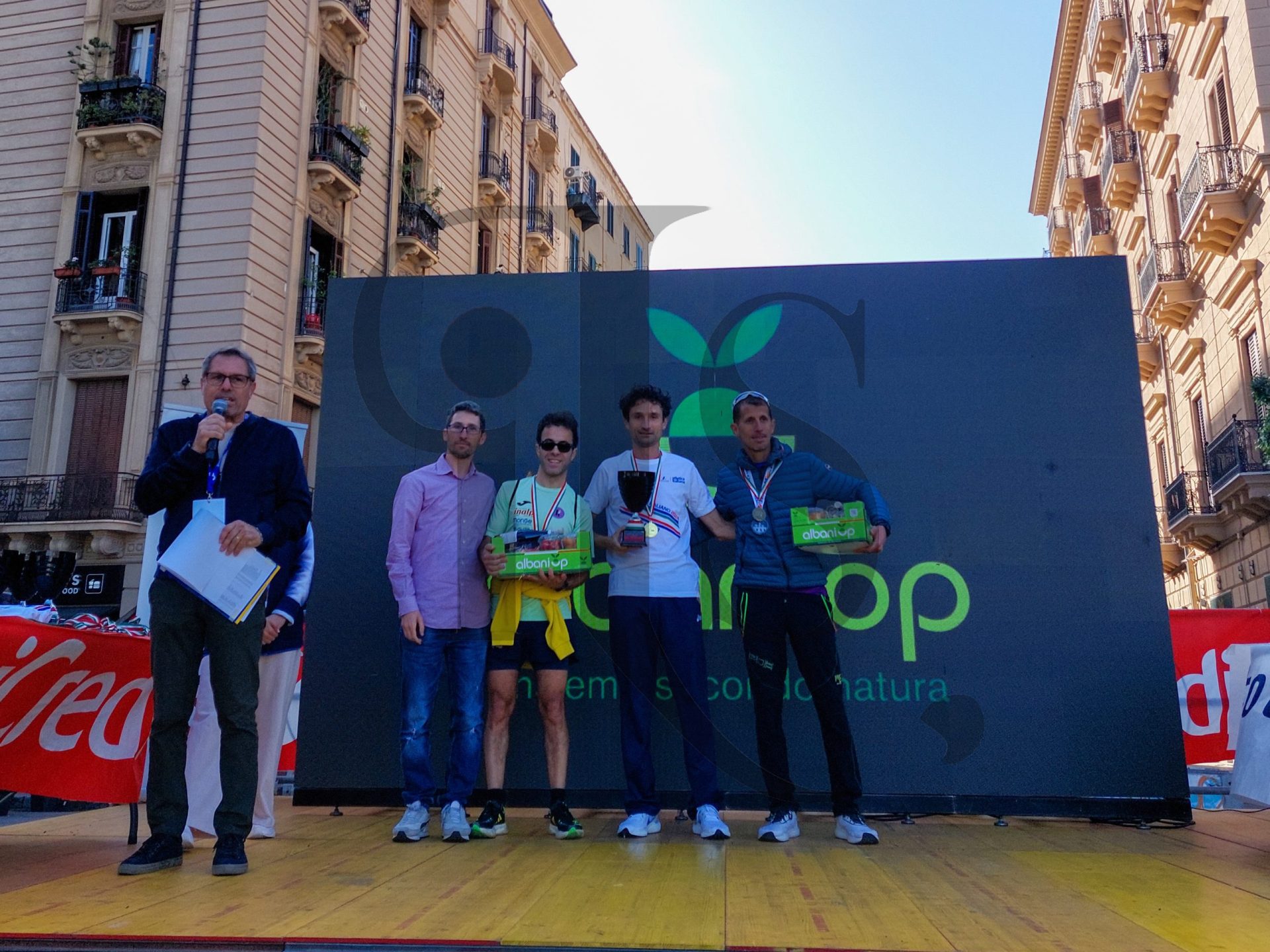 Primo posto per Perlo (al centro) a Palermo